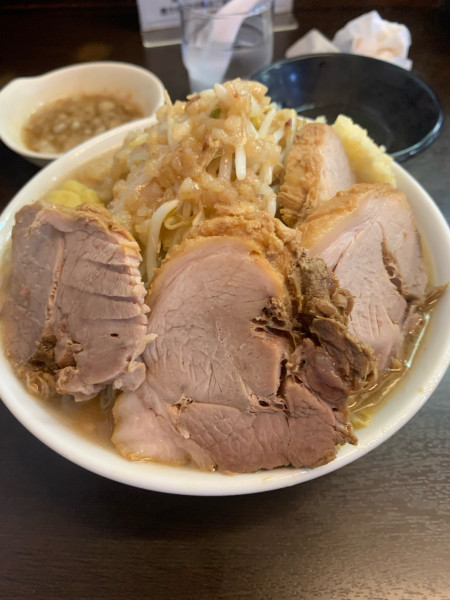 「ラーメン豚マシ」@ラーメンどでん 大宮店の写真
