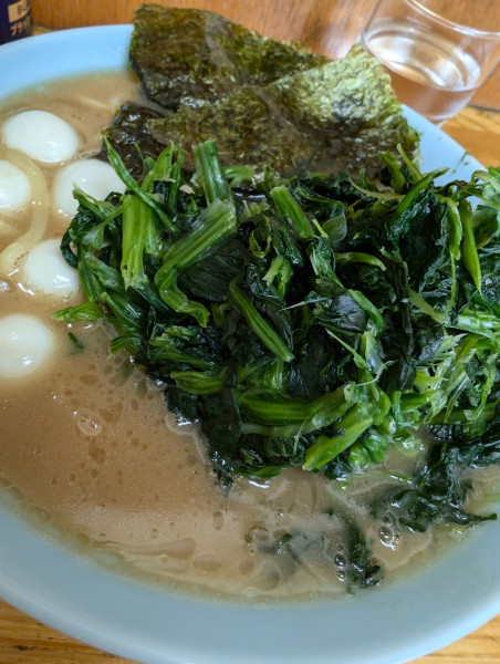 「ラーメン・うずら玉子＆ほうれん草増し」@横浜家系ラーメン 大原家の写真