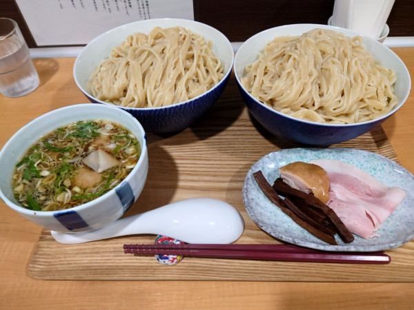 「醤油つけ麺  ワンタン  大盛り✖️7」@らーめん亭 ひなり竜王の写真
