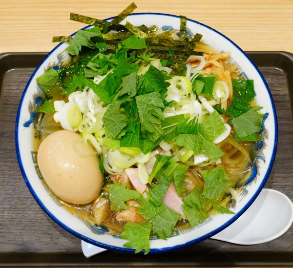 「大葉冷やかけ＋味玉＋ビール(缶)」@舎鈴 北品川店の写真