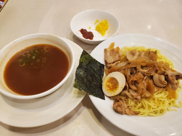 「肉盛りつけ麺」@バーミヤン みなとみらい店の写真