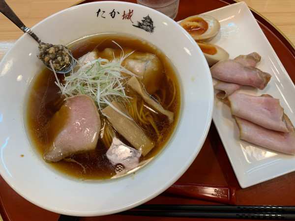 「特製醤油中華そば」@中華そば たか城の写真