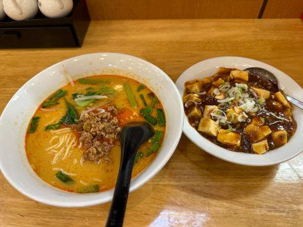 「ラーメンセット（担々麺＋麻婆豆腐丼）1,100円」@華龍飯店 江木町店の写真
