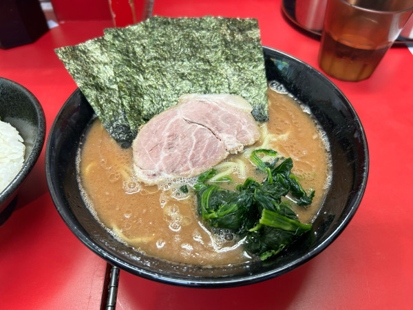 「ラーメン」@横浜家系ラーメン 武蔵家 千歳烏山店の写真