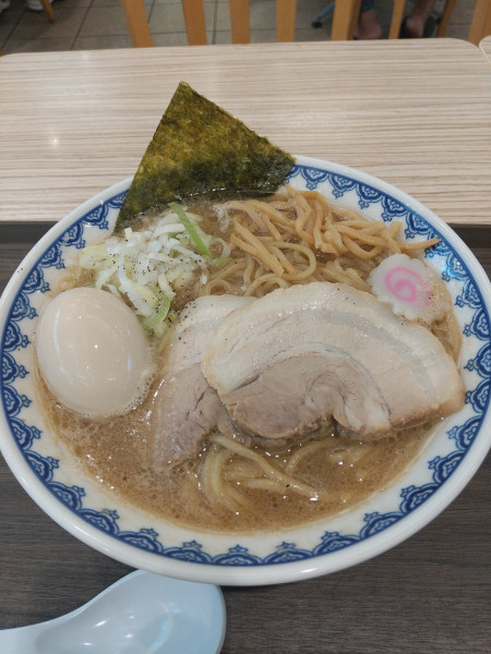 「中華そば(トッピング:味玉)」@次念序 モラージュ菖蒲店の写真