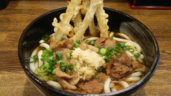 「ごぼ天肉うどん 880円」@神田肉うどんの写真