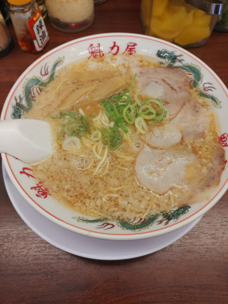 「こく旨らーめん 麺硬め 大盛り ￥968円」@京都北白川 ラーメン魁力屋 茂原店の写真