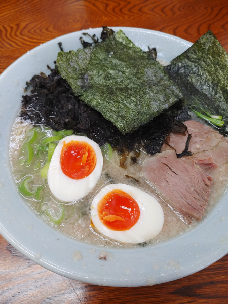 「岩のりらーめん 麺硬め 味玉 ￥800円」@ラーメンショップ 牛久結束店の写真