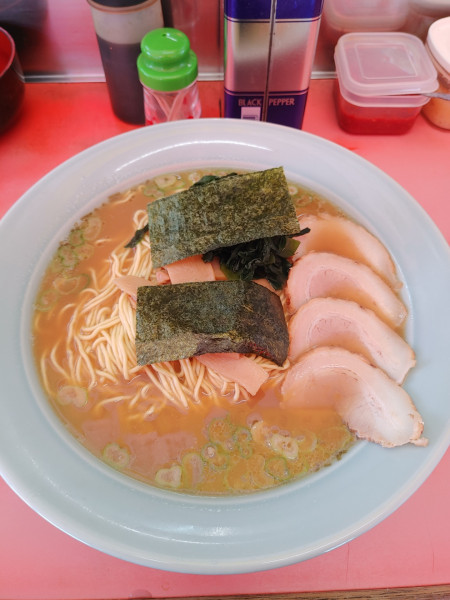 「らーめん 麺硬め 大盛り 濃いめ ￥750円」@ラーメンショップ 山倉店の写真