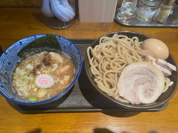 「つけめん中　半チャーシュー味玉」@くり山の写真