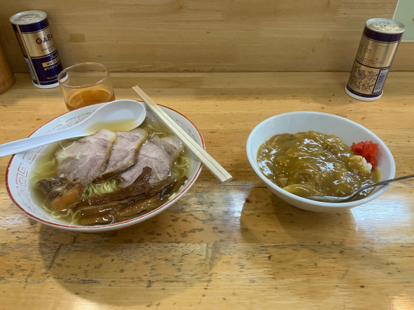 「チャーシュー麺　半カレー」@中華そば さとうの写真