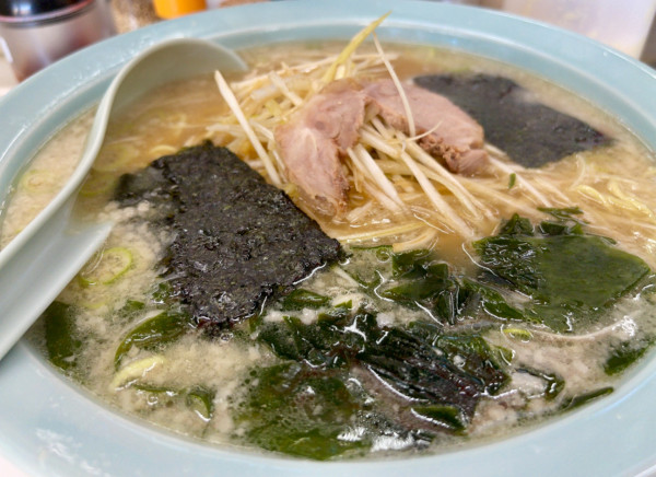 「ネギラーメン 中盛 アブラ多め」@とんとんラーメン 川口店の写真