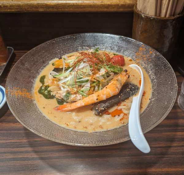 「天使の海老と夏野菜の胡麻味噌冷やし麺」@らー麺 あけどやの写真