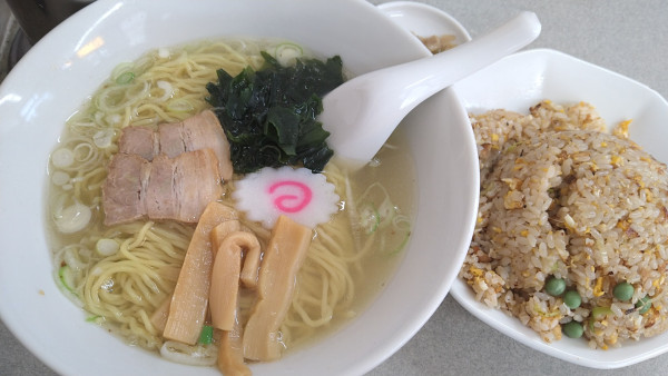 「生姜ラーメン、チャーハン」@中華やの写真