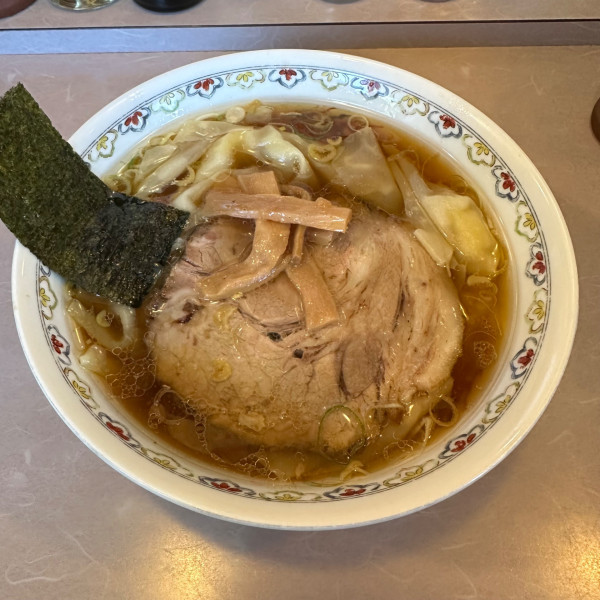 「わんたん麺(醤油)+鶏そぼろご飯　¥1,200+300」@春木屋 郡山分店の写真