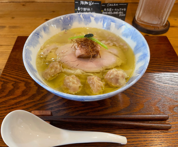 「ワンタン入り塩らぁ麺」@Ramen FeeLの写真