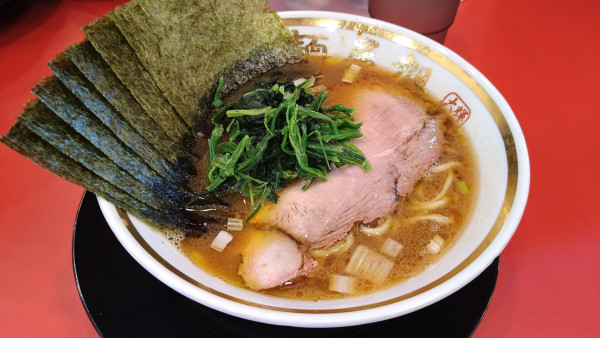 「ラーメン(味濃いめ･麺硬め)+海苔」@大輝家直系 麺屋 旭の写真