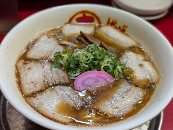 「特そば」@丸高中華そば 神戸二宮店の写真