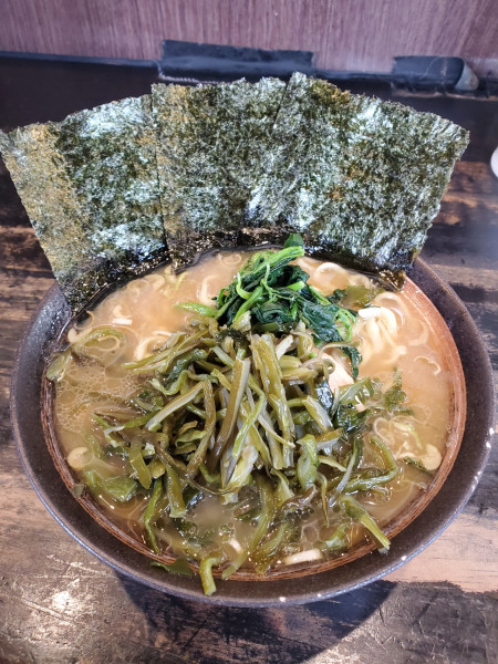 「ラーメン　茎ワカメ」@家系ラーメン 鶴見 幸家の写真
