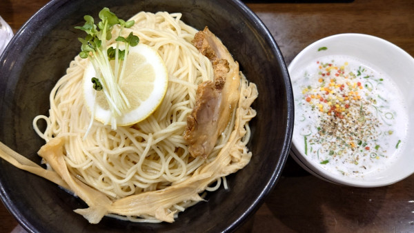 「檸檬ペッパーつけ麺　1100円」@自家製多加水極太麺 ISAMIの写真