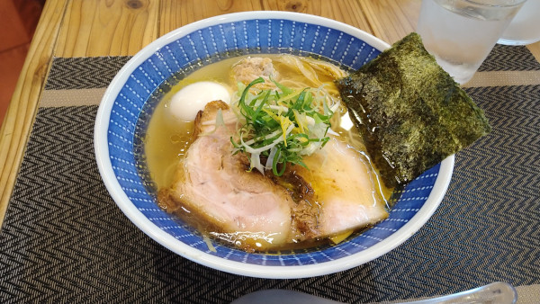 「味玉付きMOMONOYA SET(あっさり塩らぁ麺)」@らぁ麺 桃の屋の写真