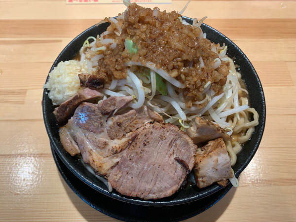 「二郎　野菜脂ニンニク多め」@らーめん吟雅の写真