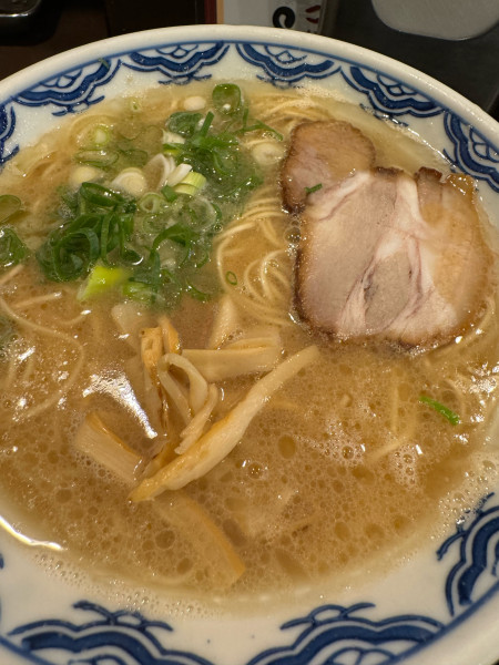 「博多豚骨ラーメン」@博多麺房 赤のれん 西麻布本店の写真