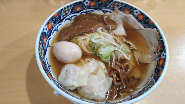 「清湯らぁー麺味玉入り」@中華そば 暁雲 参宮橋店の写真