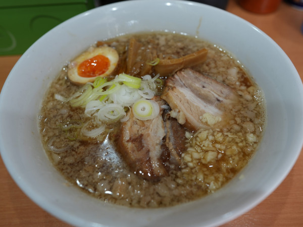 「中華そば こってり＋ニンニク」@らーめん忍者の写真