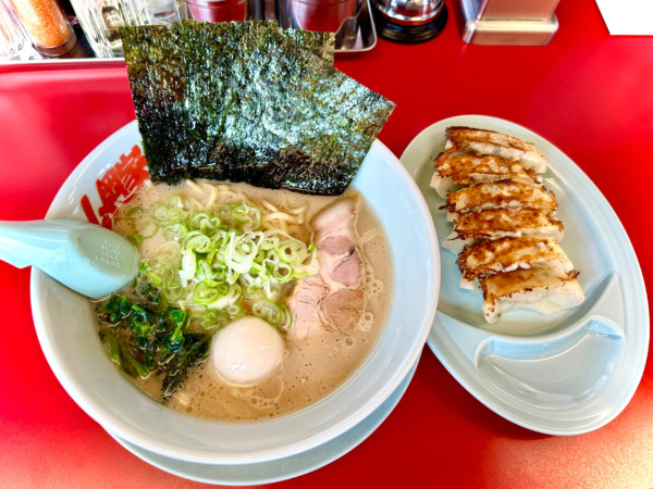 「醤油ラーメン(690¥)」@ラーメン山岡家 テクノポリスセンター店の写真
