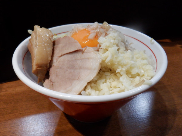 「まぜそば（ミニ）」@麺処 はっぴ～の写真