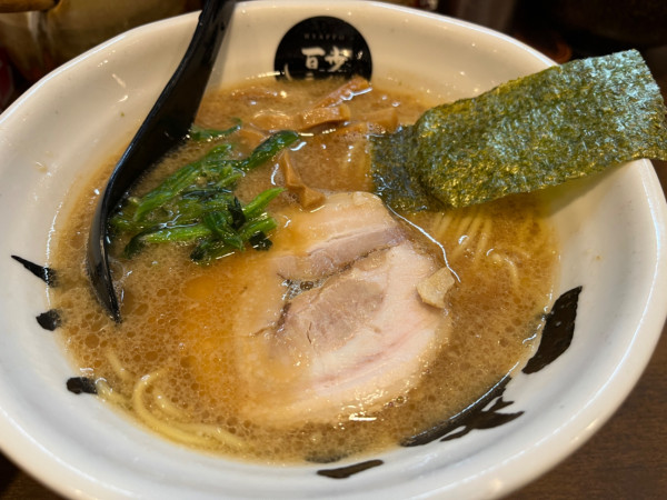 「豚骨醤油ラーメン」@百歩ラーメン 川口店の写真