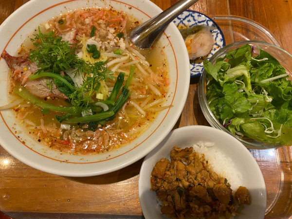 「トムヤムクンヌードルset 1180円」@バンコク屋台 カオサン 渋谷宮益坂店の写真