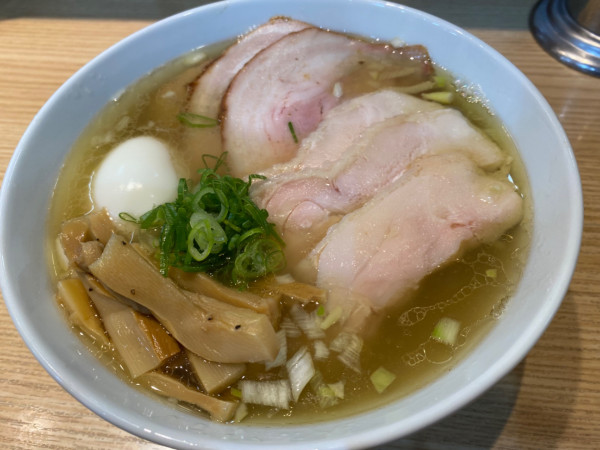 「しお全部のせ＋メンマ」@しおらーめん進化 2ndの写真