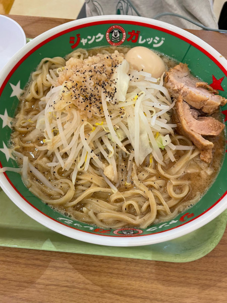 「ラーメン　倍盛り」@ジャンクガレッジ イオンレイクタウンmori店の写真