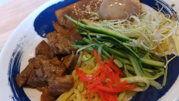 「冷やし中華」@肉めし岡もと 埼玉鶴ヶ島店の写真