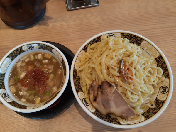 「すごい煮干しつけ麺、特盛」@どうけん 新百合ヶ丘マプレ店の写真