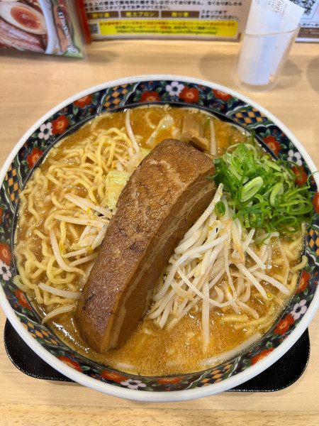 「角煮味噌ラーメン大盛り」@五穀みそらーめん 味噌屋蔵之介 所沢けやき台店の写真
