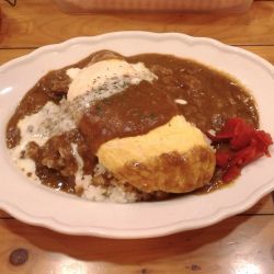 チーズオムレツカリー(1350円)