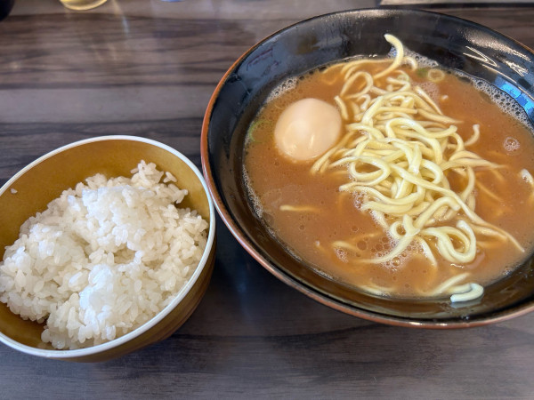 「味玉朝ラー並　ライス」@横浜家系らーめん 武術家の写真