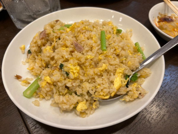 「豚バラ青菜チャーハン(食べ放題内)」@祥龍房の写真
