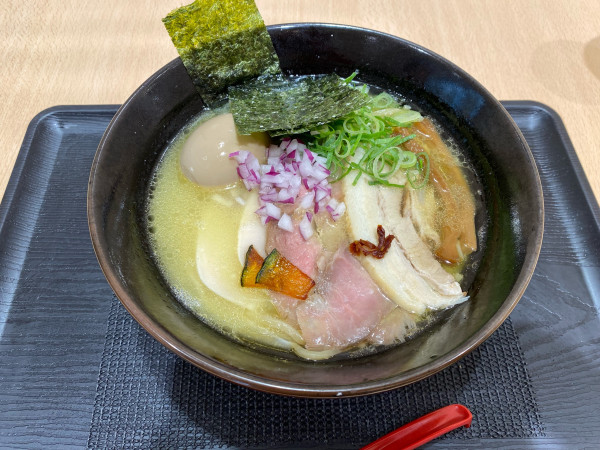 「特製ラーメン（コク塩）1,260円」@麺や 魁星 Annexの写真