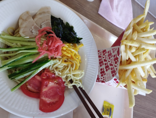 「冷し中華(650)＋大盛ポテト(350)」@ポッポ 立場店の写真