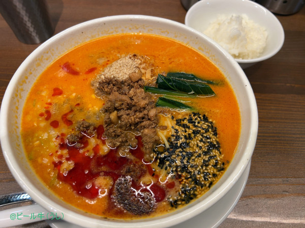 「担々麺辛さ２辛(1300円)、ランチタイム無料サービスライス」@SHIBIRE NOODLES 蝋燭屋 大宮西口店の写真