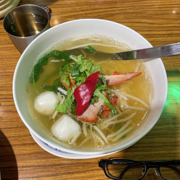 「バミー ナム ムーデェーン」@ゲウチャイ 横浜クイーンズイースト店の写真