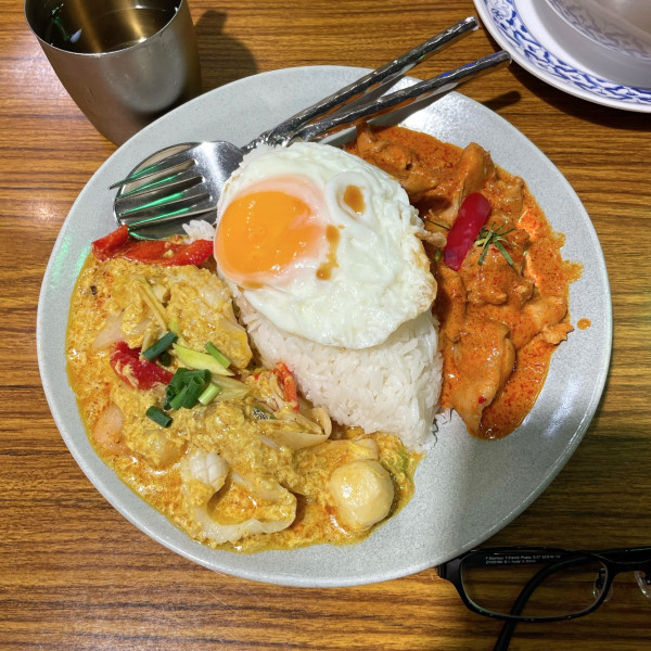 「パネンガイ＆タレー パッポンカリー ラーカオ」@ゲウチャイ 横浜クイーンズイースト店の写真