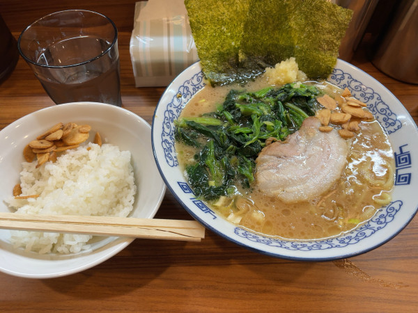 「ラーメン」@横浜豚骨醤油ラーメン YOLOの写真