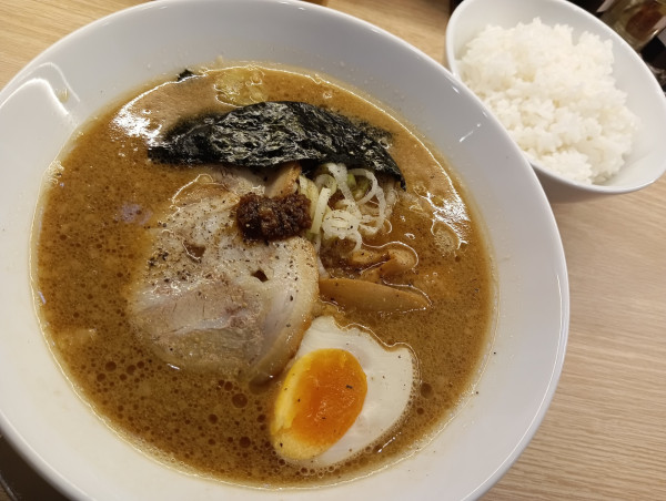 「嵐げんこつらあめん+ライス」@らあめん花月嵐 ターミナル21店の写真