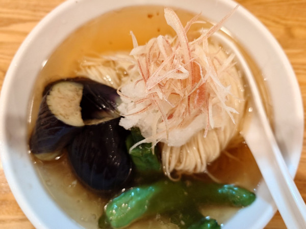 「夏野菜の冷やし煮干しラーメン」@ぬまちゃんラーメンの写真