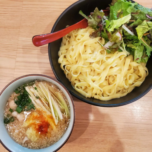 「背脂生姜醤油」@小麦と肉 桃の木の写真